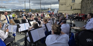 Bass, horns, and cornet sections
