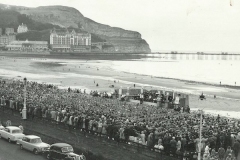 1960 Crowds Gather for Promenade Concert