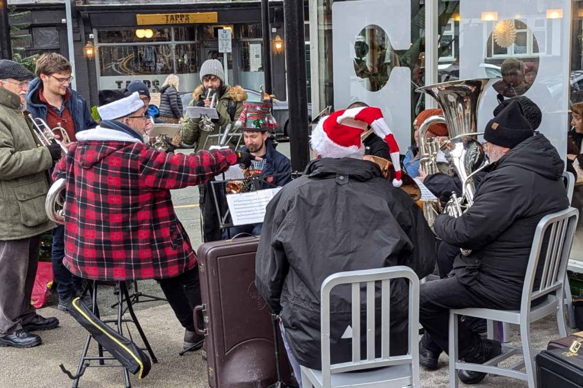 Caroling-2025